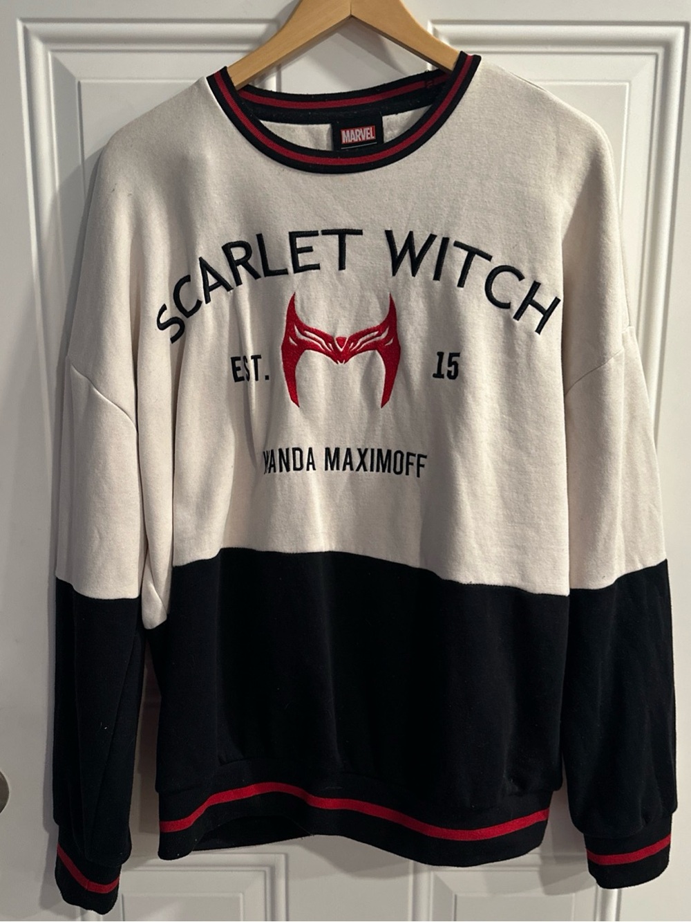 Marvel Scarlet Witch Panel Adult Crewneck Sweatshirt Size med BoxLunch Exclusive
